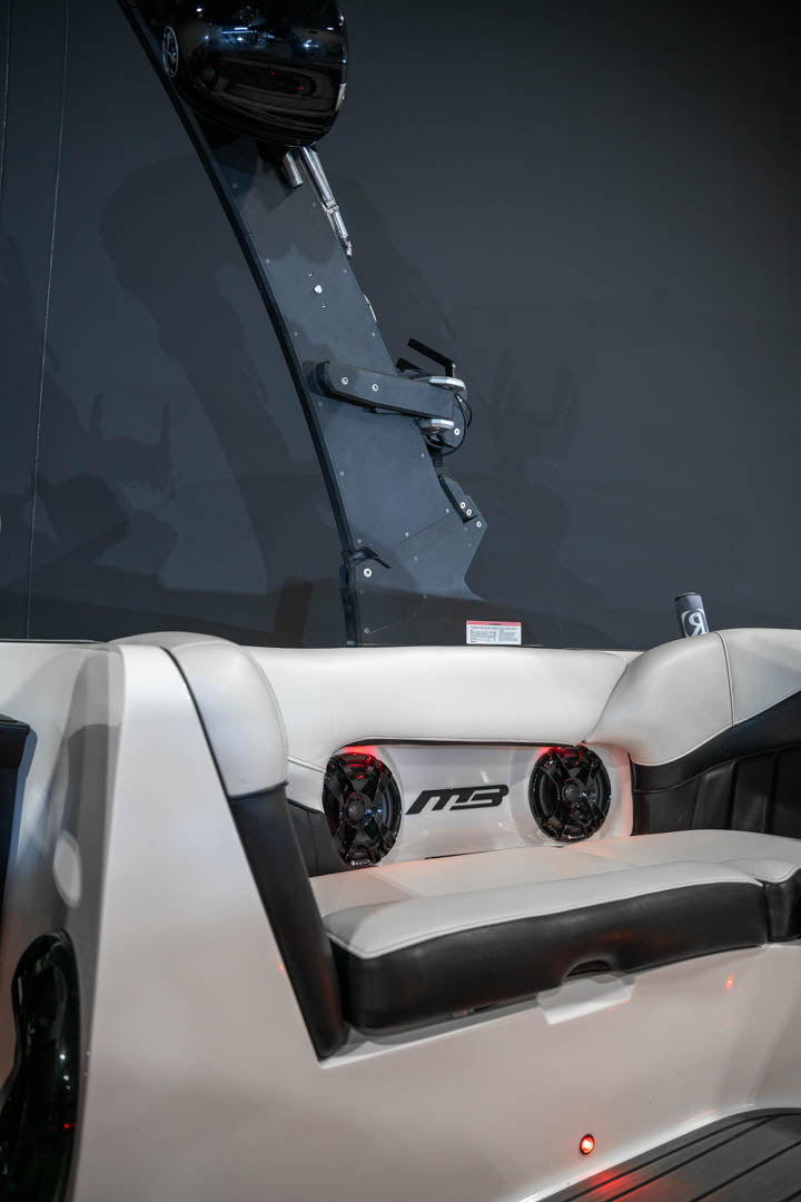 2019 MB B52 - BoardCo Boats