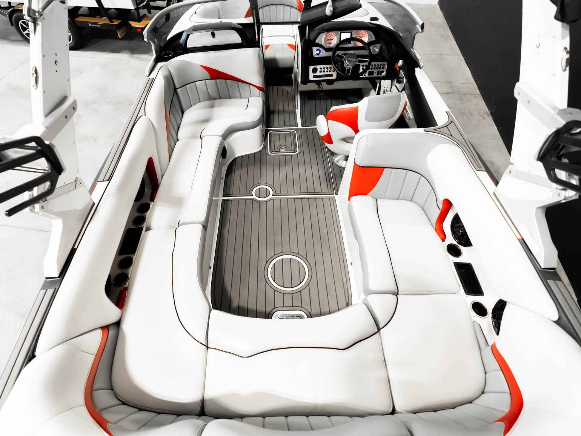 2019 MB B52 - BoardCo Boats