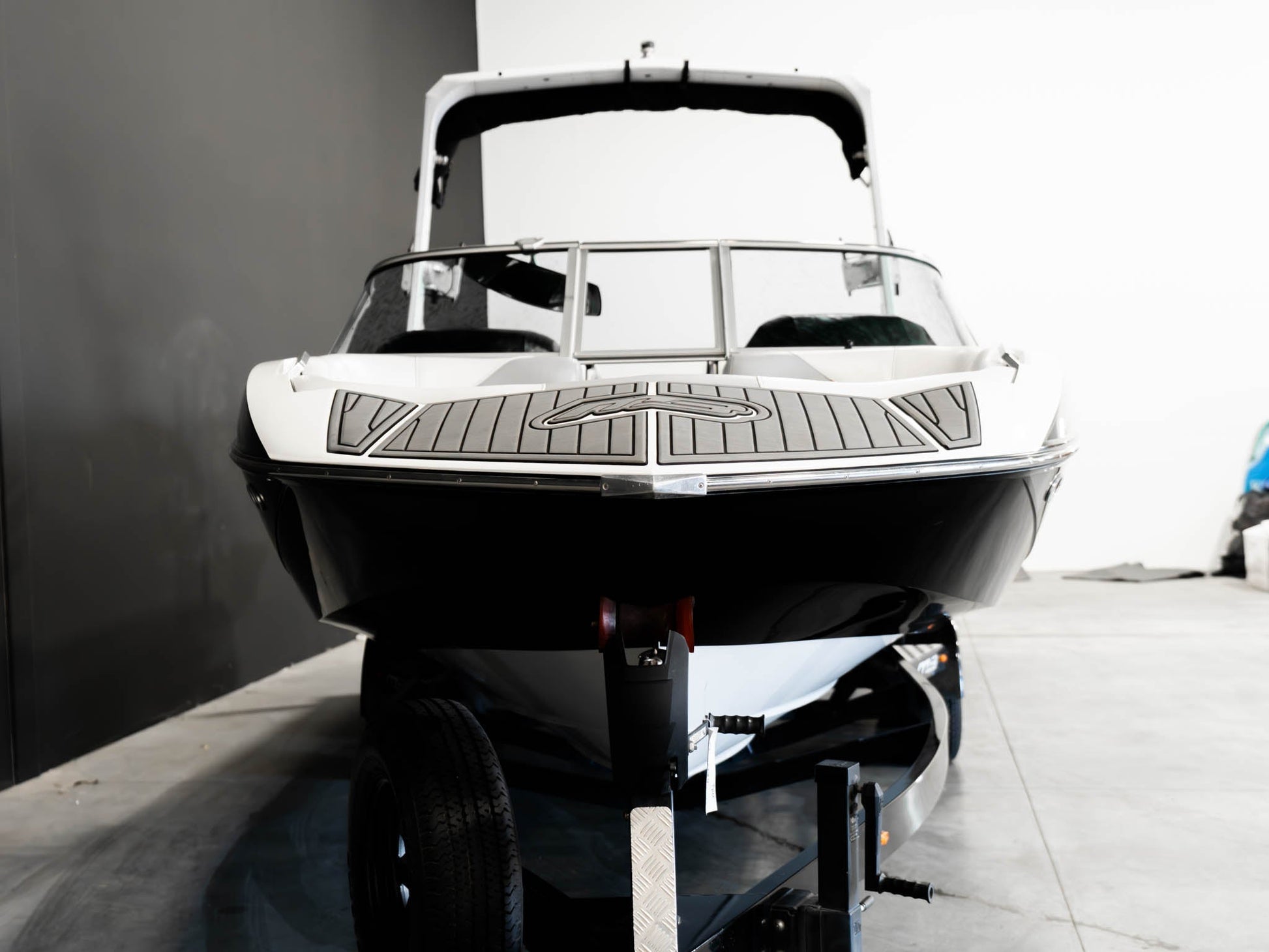 2019 MB B52 - BoardCo Boats
