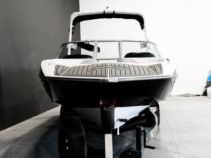 2019 MB B52 - BoardCo Boats