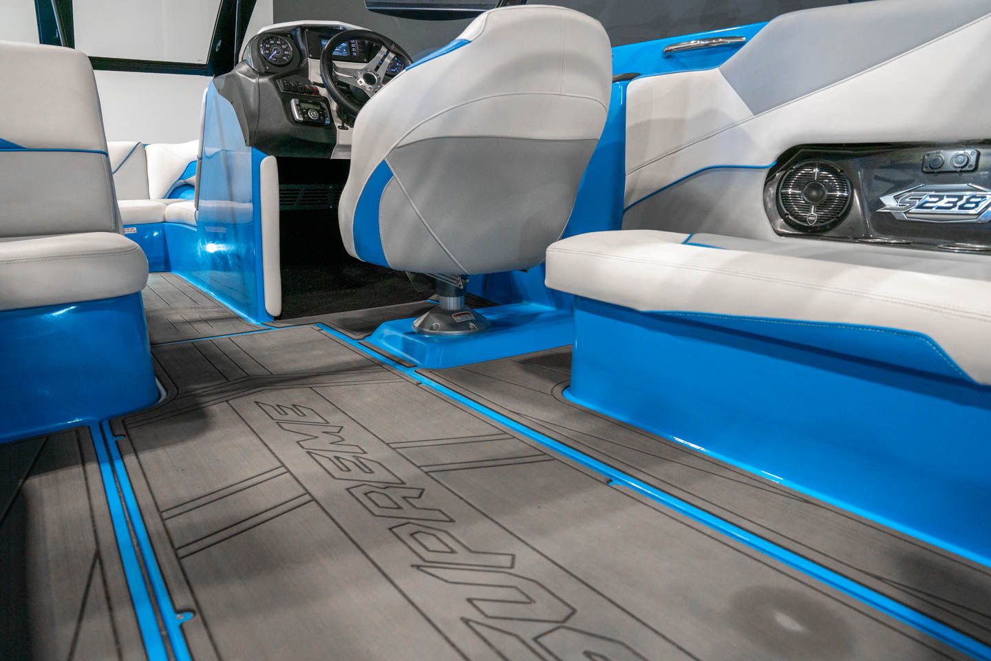 2019 Supreme S238 - BoardCo Boats