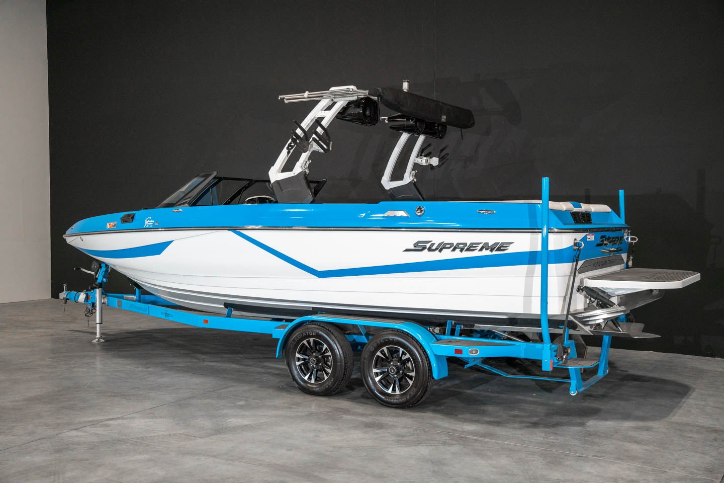 2019 Supreme S238 - BoardCo Boats