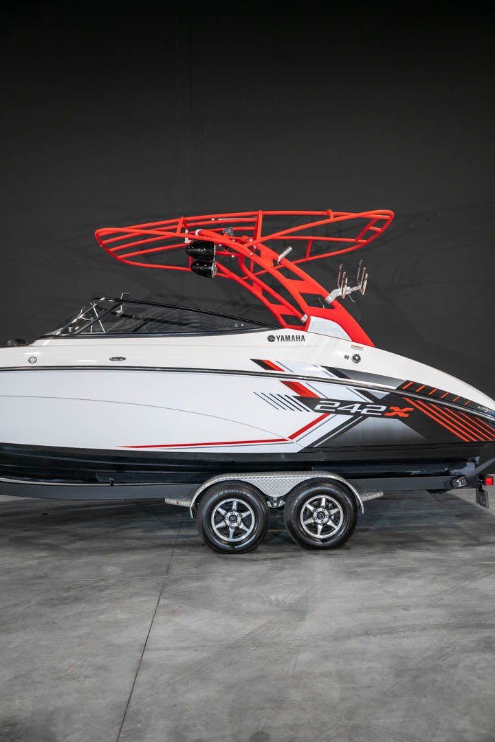 2019 Yamaha 242 X - BoardCo Boats