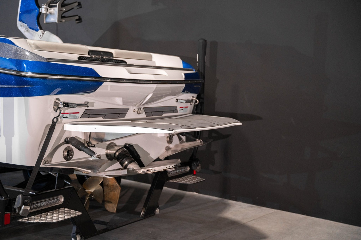 2020 Centurion Fi23 - Canadian Blue / White / Gunmetal - BoardCo Boats