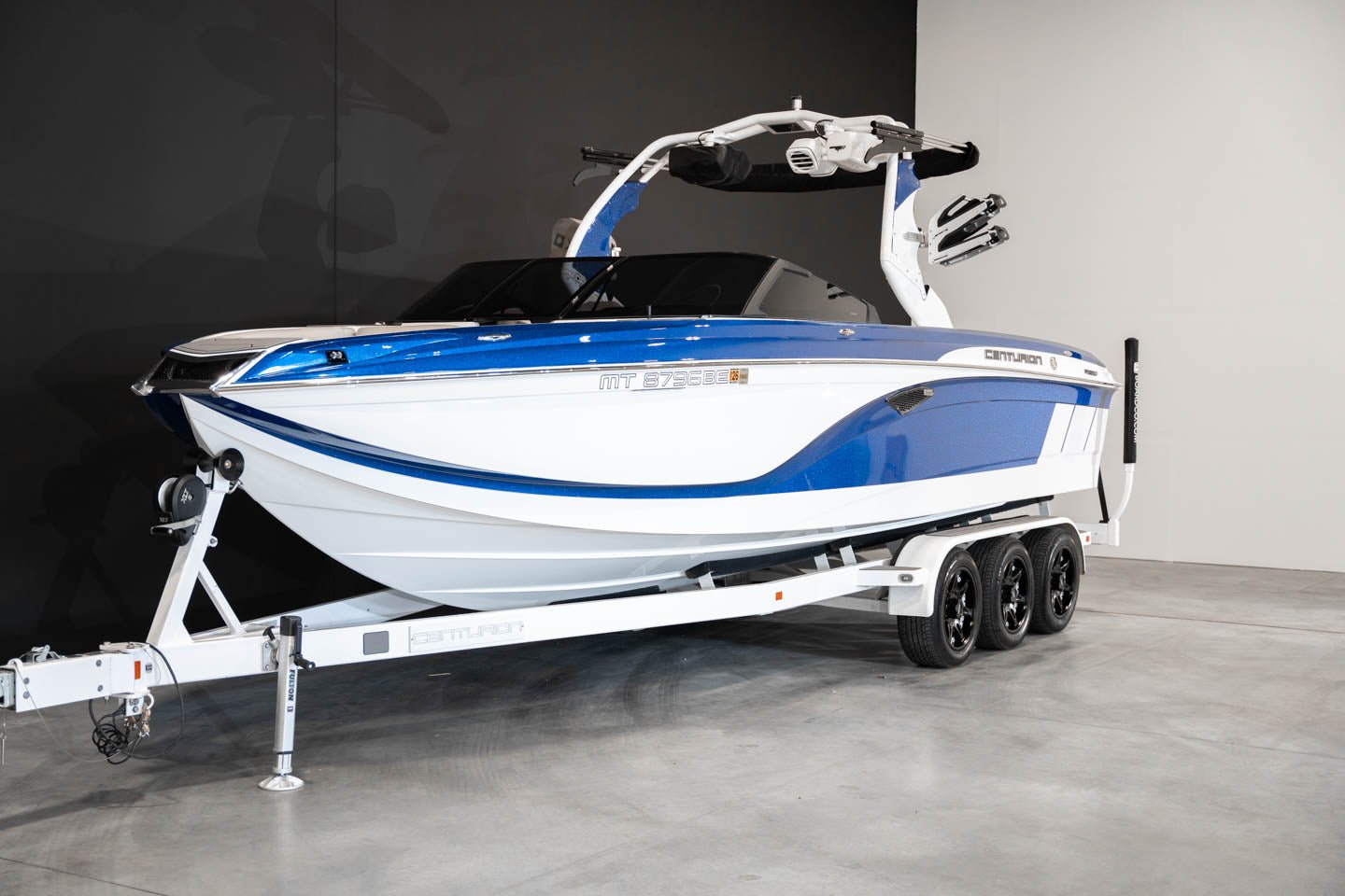 2020 Centurion Ri257 Canadian Blue Flake / White - BoardCo Boats
