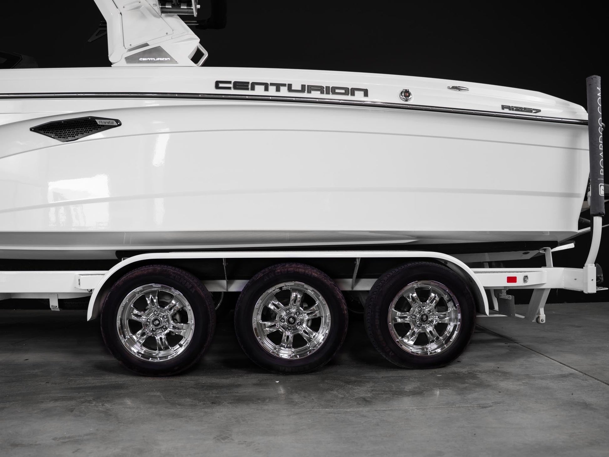 2020 Centurion Ri257 - White Frost / Castano - BoardCo Boats