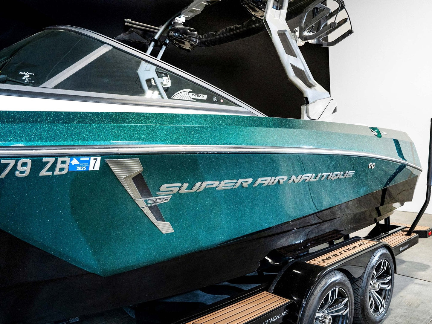 2020 Super Air Nautique 230 - Black / Emerald Green - BoardCo Boats