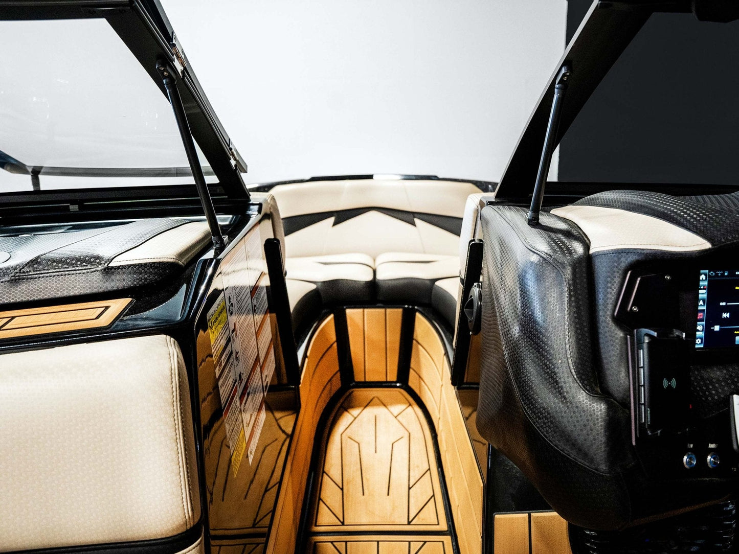 2021 Centurion Fi23 - Black Flake / Onyx Black - BoardCo Boats