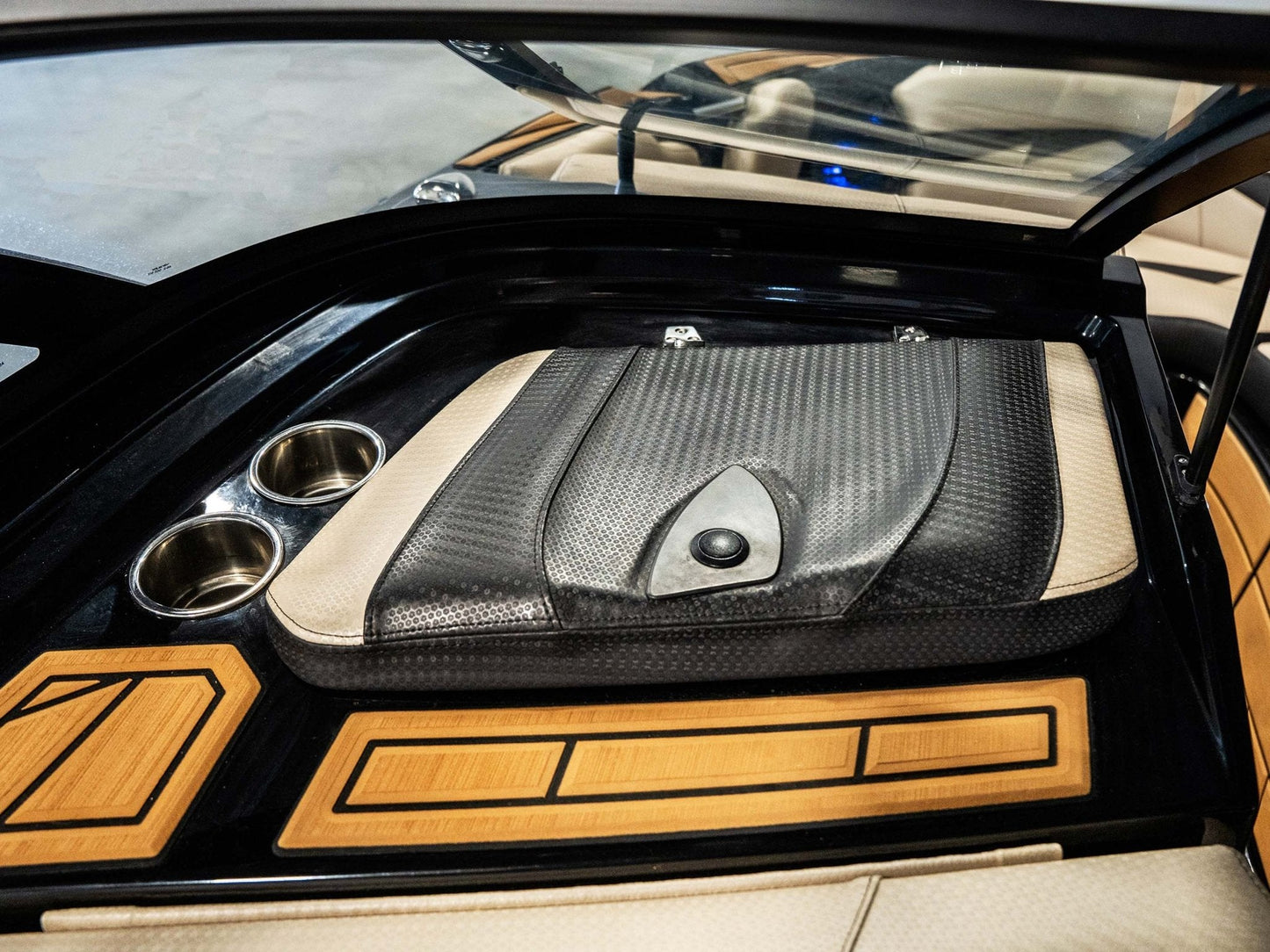 2021 Centurion Fi23 - Black Flake / Onyx Black - BoardCo Boats
