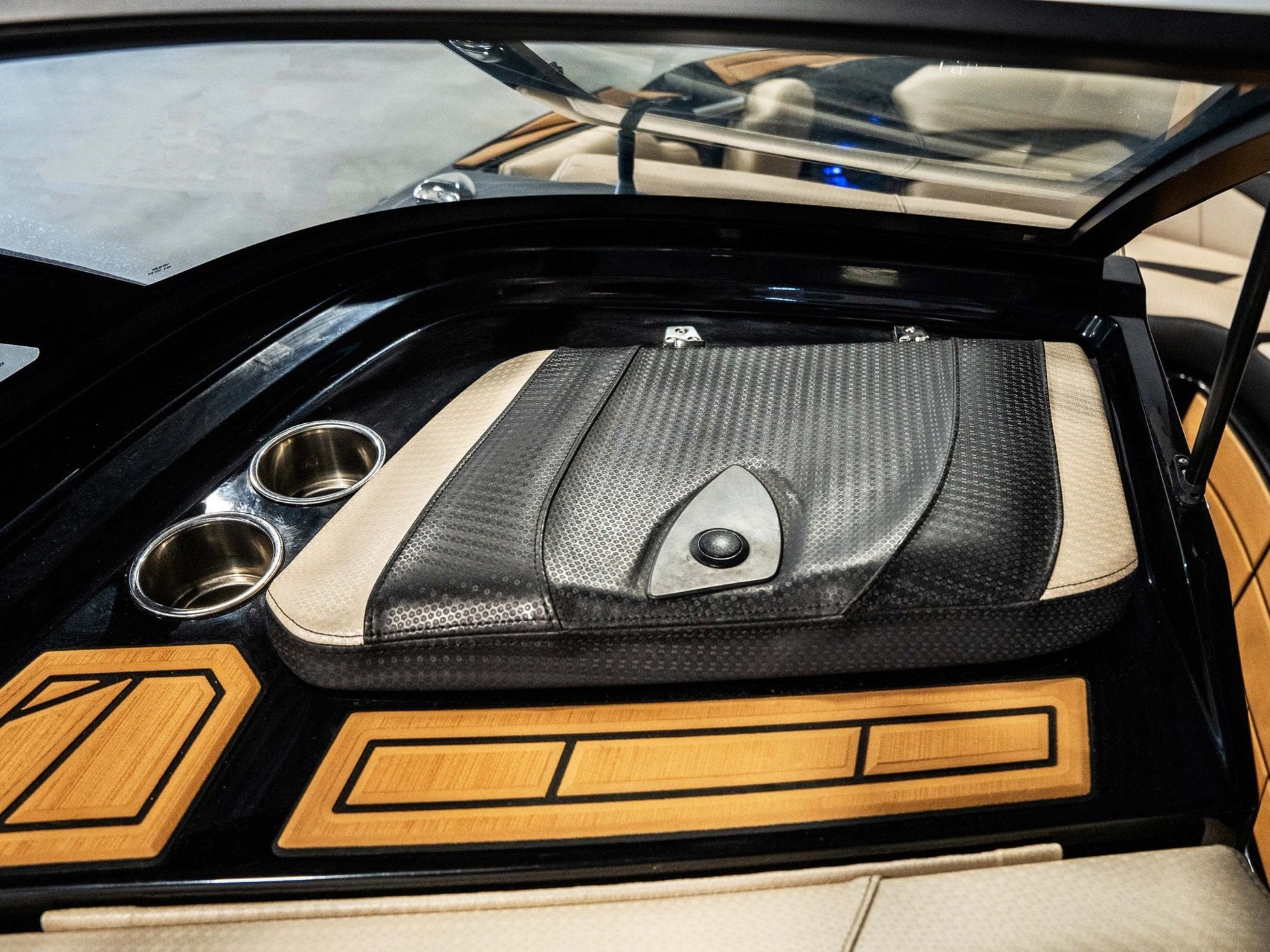 2021 Centurion Fi23 - Black Flake / Onyx Black - BoardCo Boats