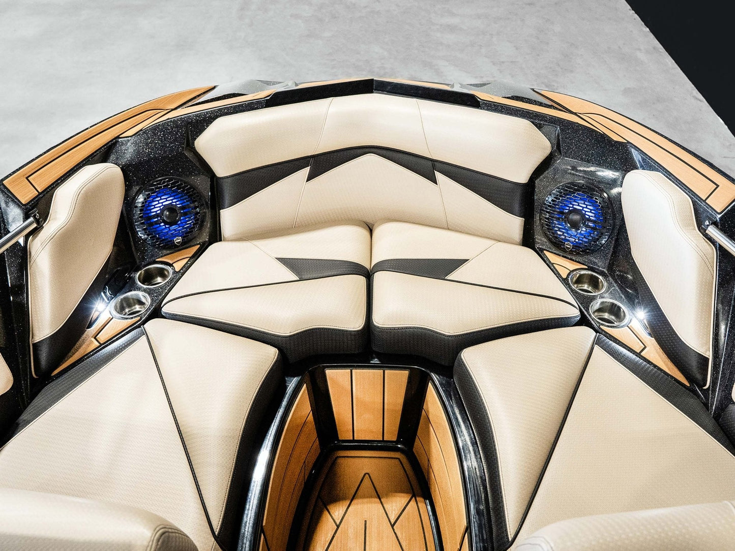 2021 Centurion Fi23 - Black Flake / Onyx Black - BoardCo Boats