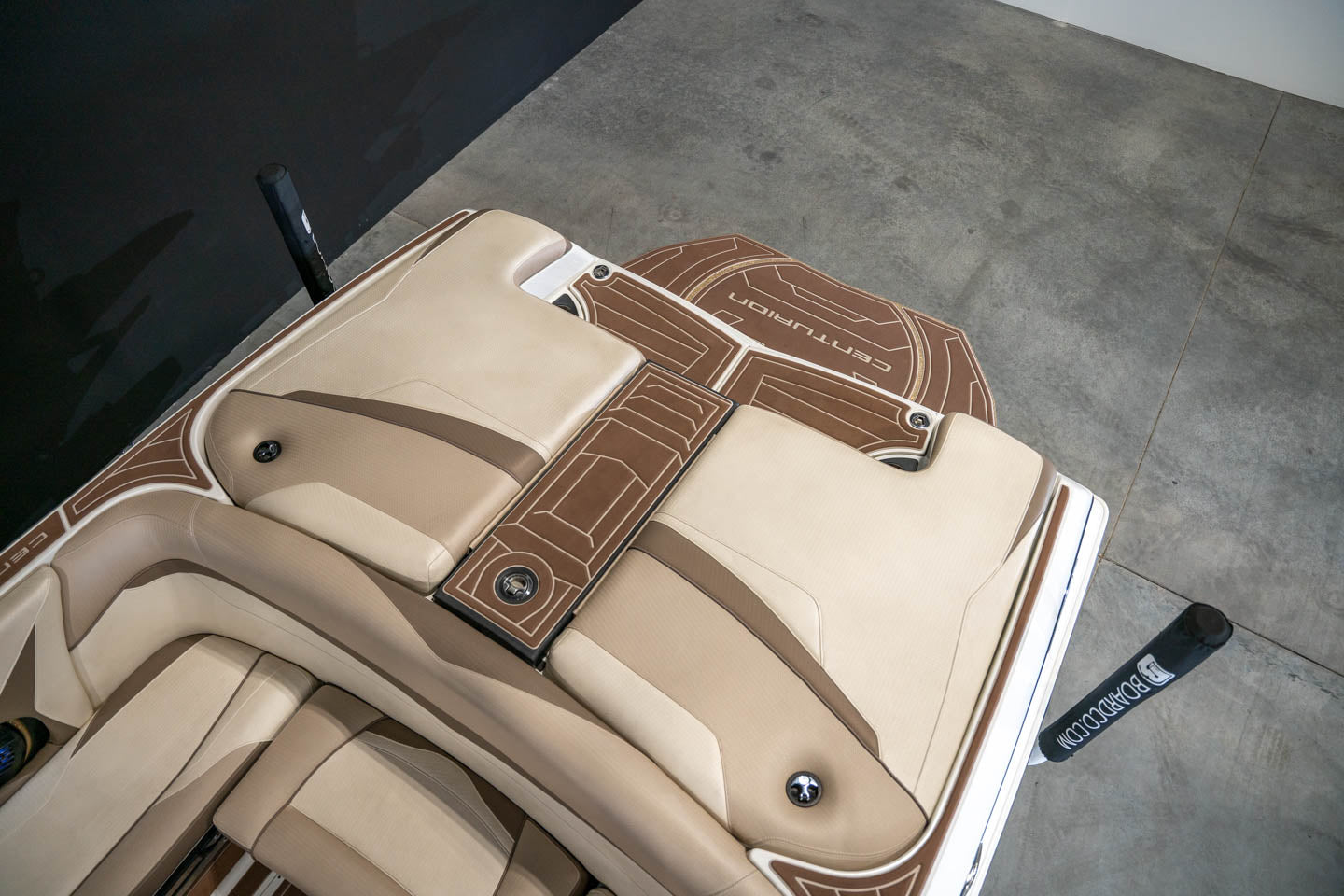 2021 Centurion Ri237 Champagne Flake / Black / White - BoardCo Boats