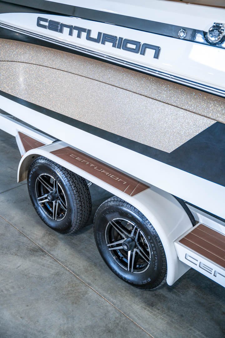 2021 Centurion Ri237 Champagne Flake / Black / White - BoardCo Boats