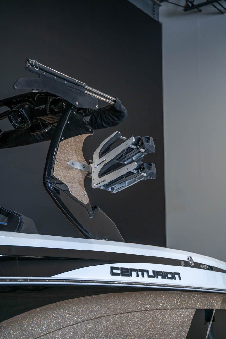2021 Centurion Ri237 Champagne Flake / Black / White - BoardCo Boats