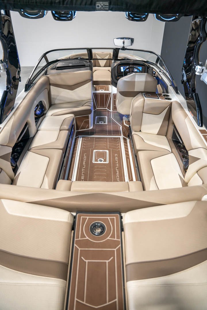 2021 Centurion Ri237 Champagne Flake / Black / White - BoardCo Boats