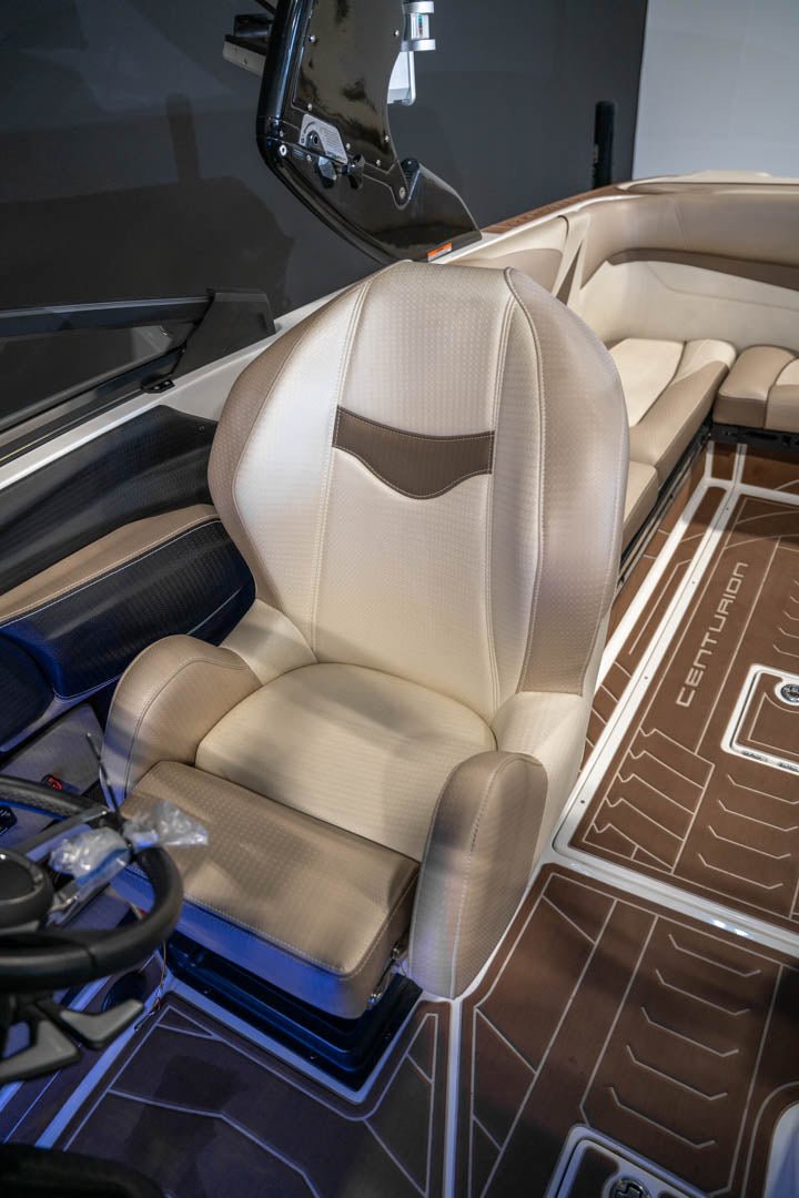 2021 Centurion Ri237 Champagne Flake / Black / White - BoardCo Boats