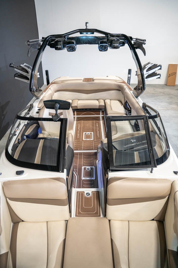 2021 Centurion Ri237 Champagne Flake / Black / White - BoardCo Boats