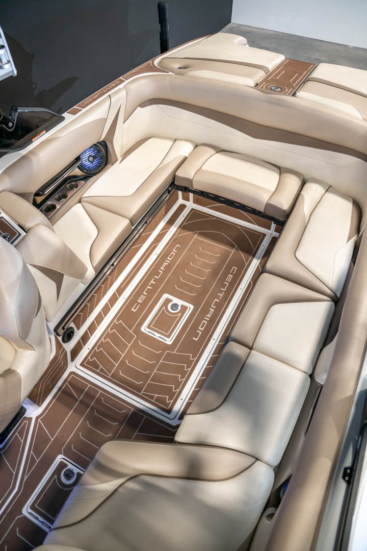 2021 Centurion Ri237 Champagne Flake / Black / White - BoardCo Boats