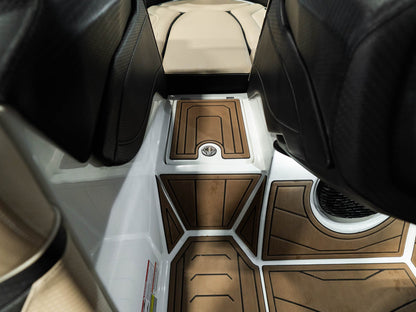 2021 Centurion Ri237 - White / Tan - BoardCo Boats