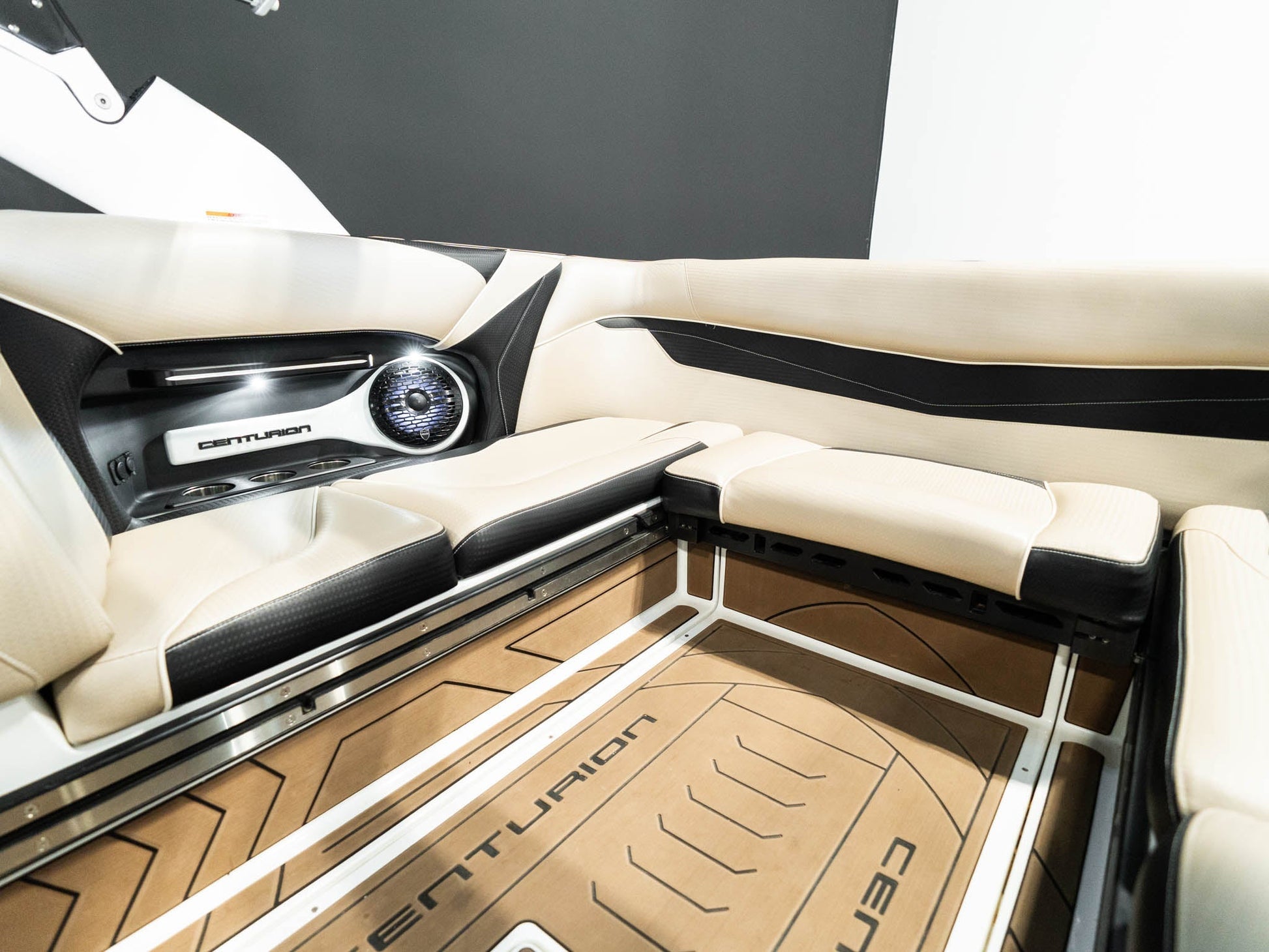 2021 Centurion Ri237 - White / Tan - BoardCo Boats
