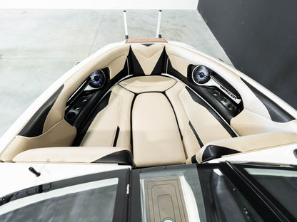 2021 Centurion Ri237 - White / Tan - BoardCo Boats