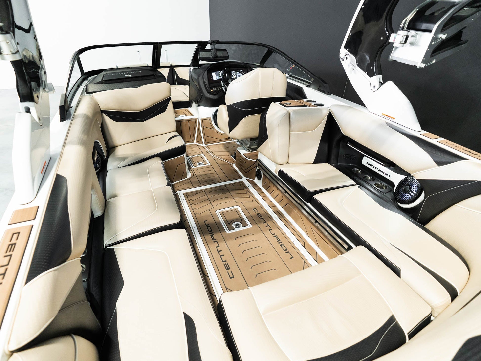 2021 Centurion Ri237 - White / Tan - BoardCo Boats