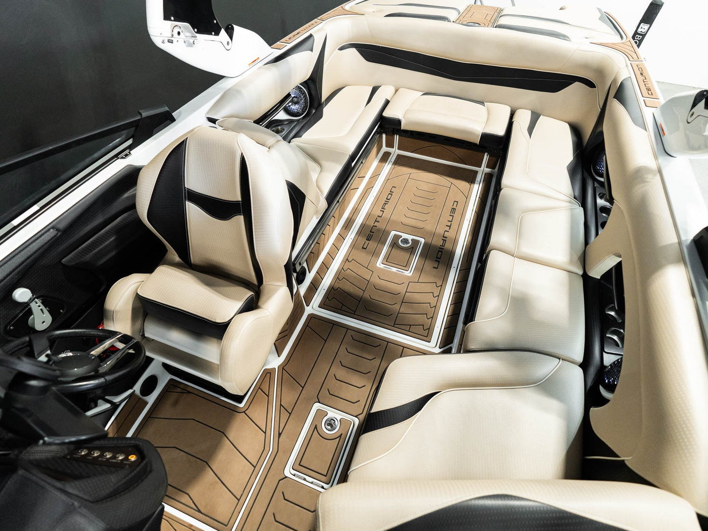 2021 Centurion Ri237 - White / Tan - BoardCo Boats