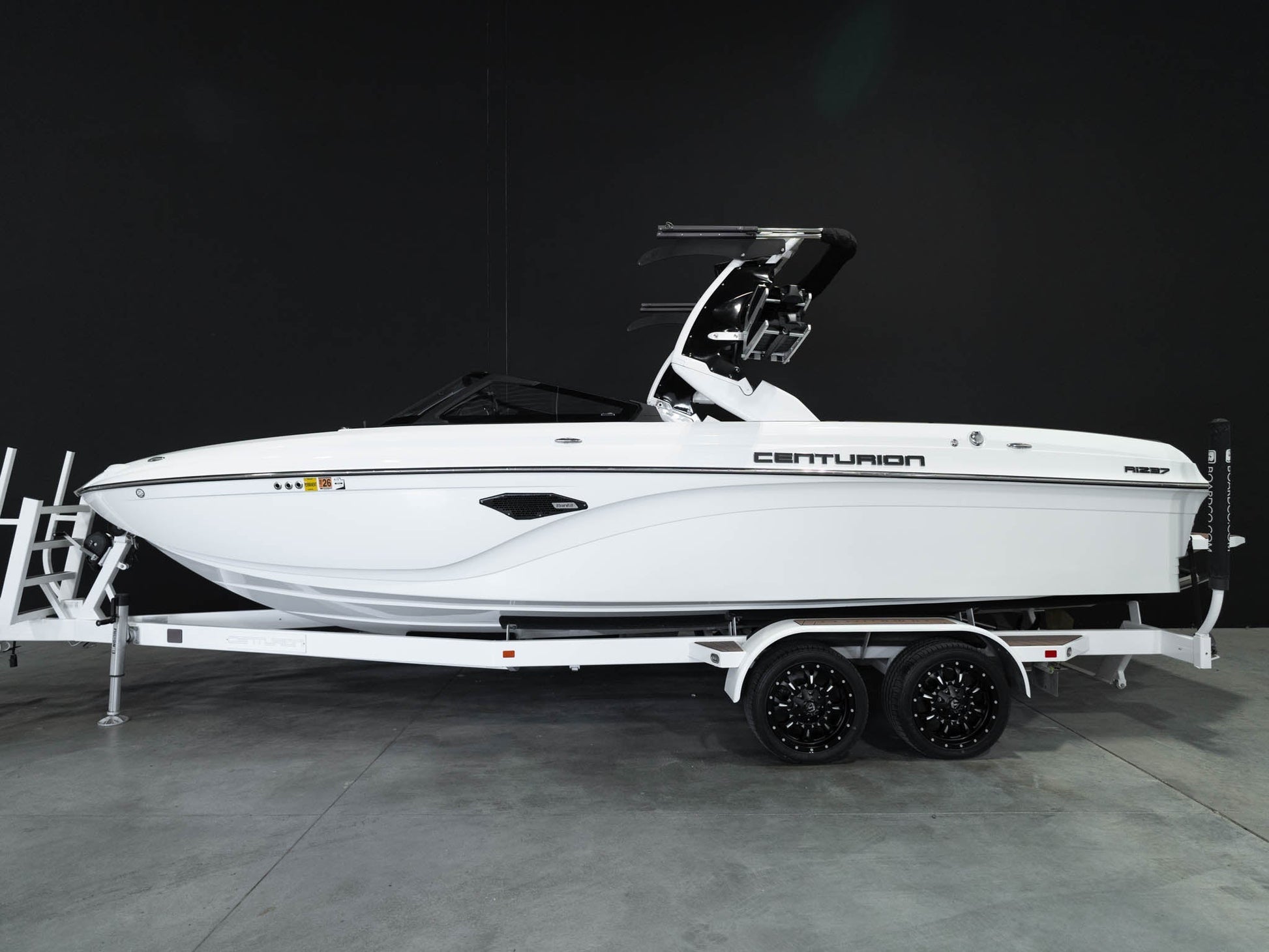 2021 Centurion Ri237 - White / Tan - BoardCo Boats