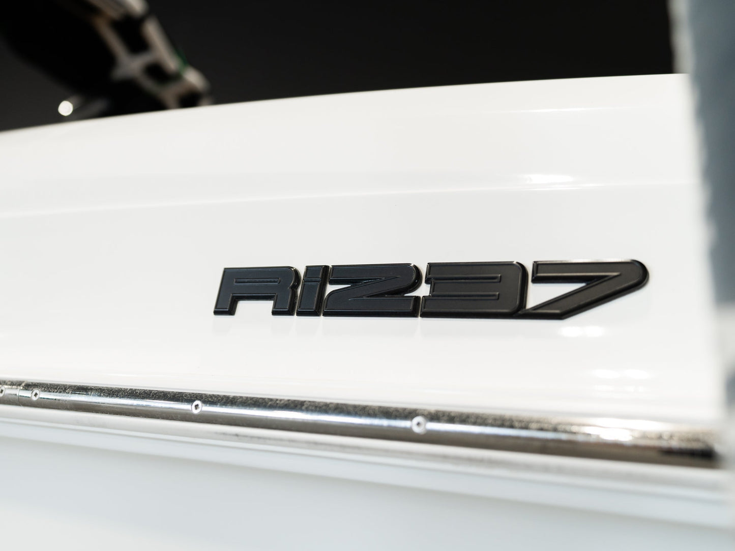 2021 Centurion Ri237 - White / White - BoardCo Boats