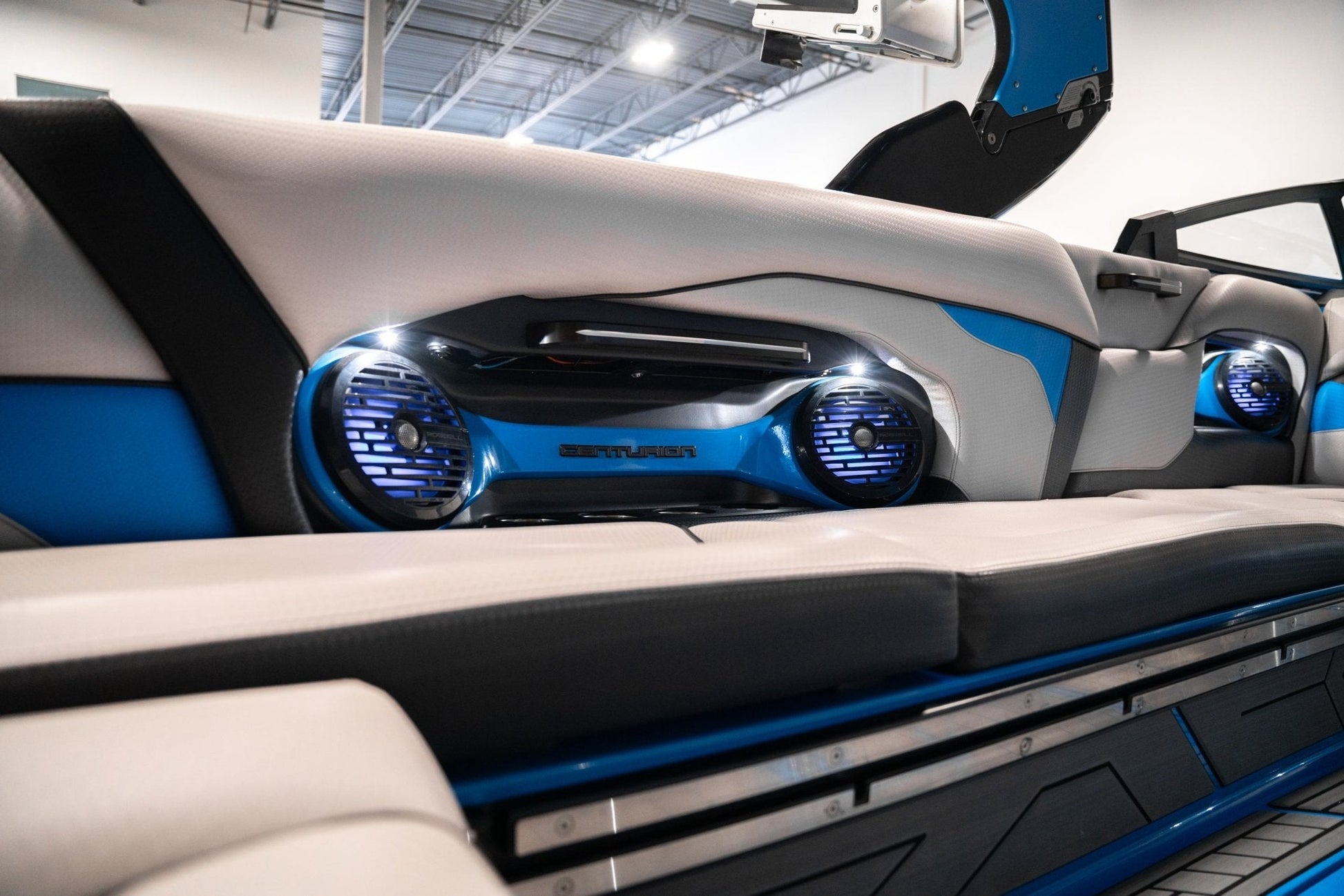 2021 Centurion Ri257 - Blue / Silver Flake - BoardCo Boats