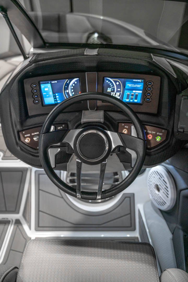 2021 Centurion Ri257 Silver Flake / White - BoardCo Boats
