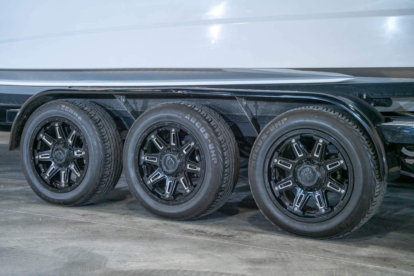 2021 Centurion Ri257 Silver Flake / White - BoardCo Boats
