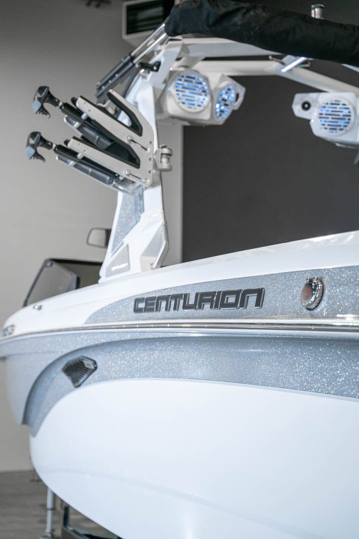 2021 Centurion Ri257 Silver Flake / White - BoardCo Boats