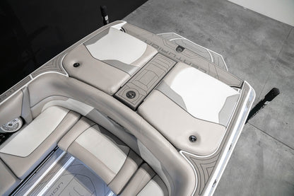2021 Centurion Ri257 Silver Flake / White - BoardCo Boats
