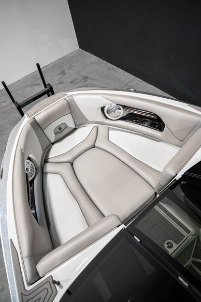 2021 Centurion Ri257 Silver Flake / White - BoardCo Boats