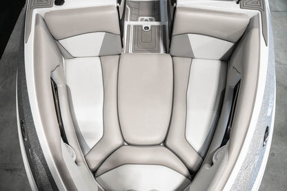 2021 Centurion Ri257 Silver Flake / White - BoardCo Boats