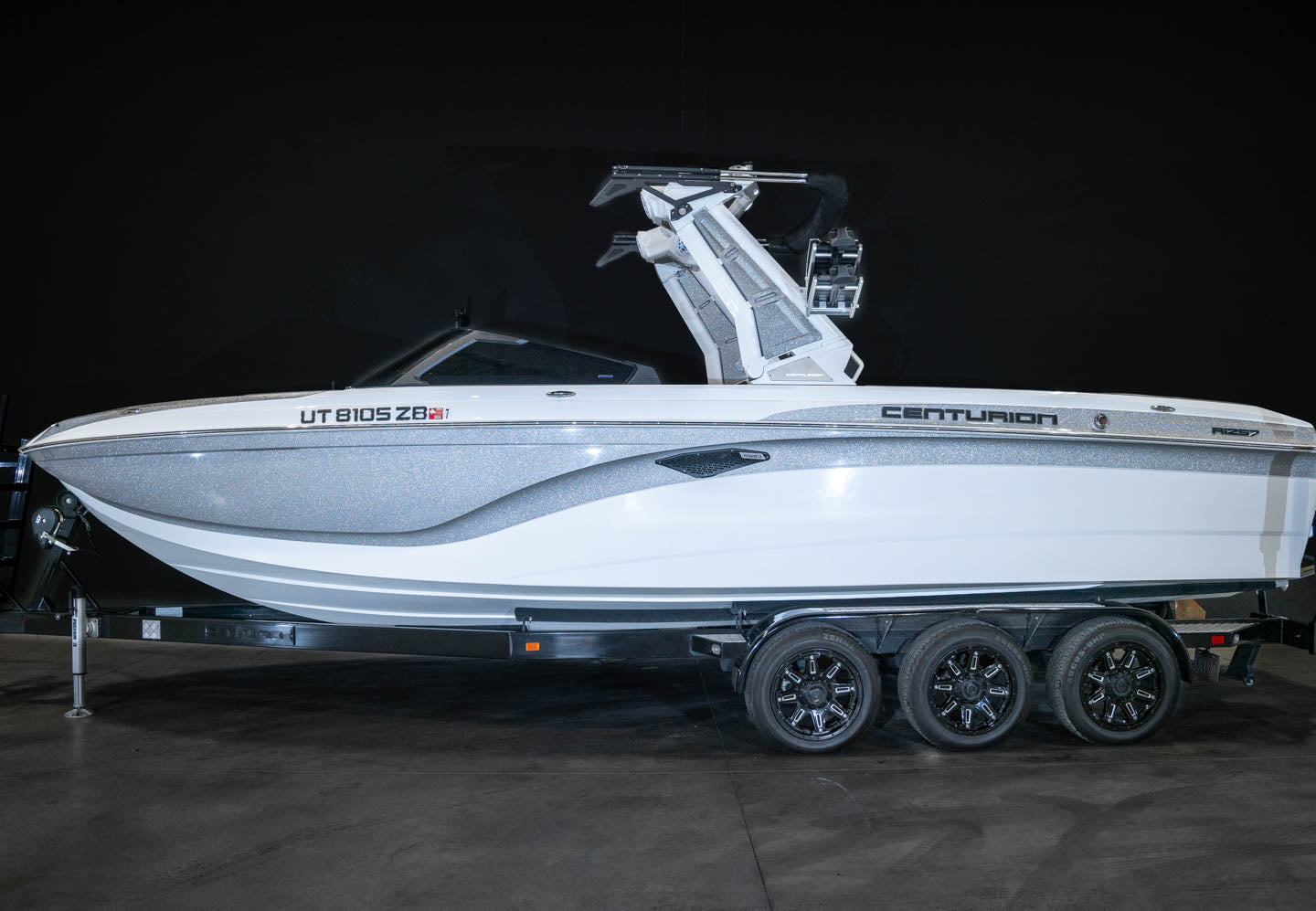 2021 Centurion Ri257 Silver Flake / White - BoardCo Boats