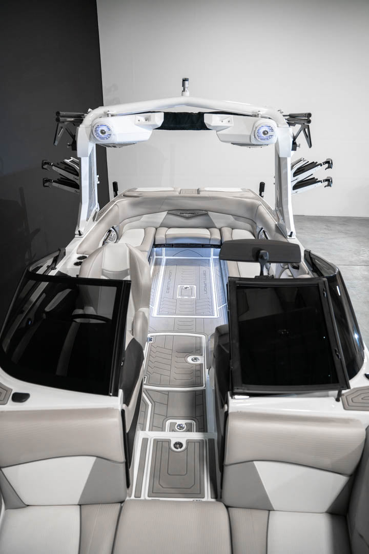 2021 Centurion Ri257 Silver Flake / White - BoardCo Boats