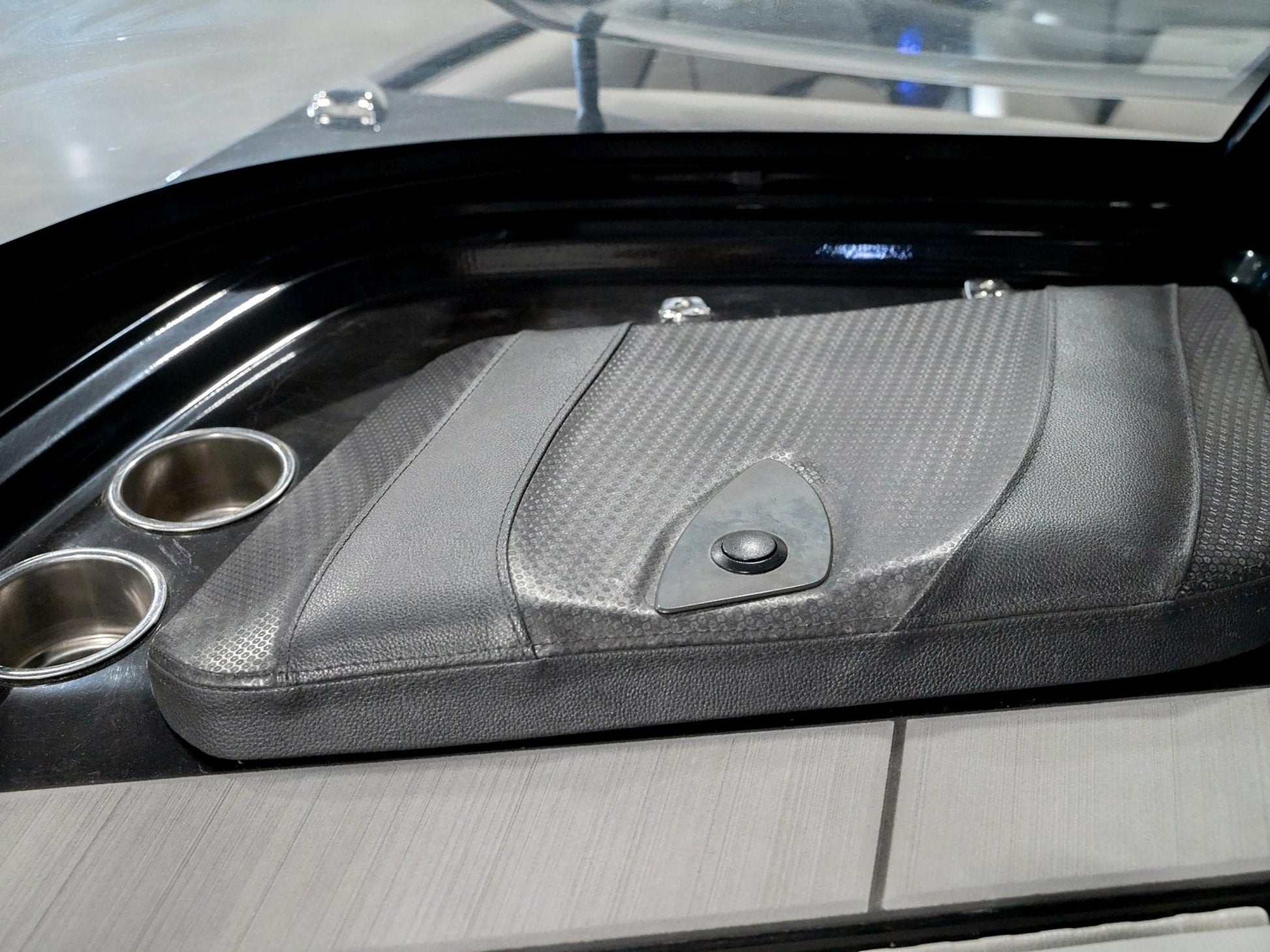 2021 Centurion Vi22 - Gunmetal Flake / Onyx Black - BoardCo Boats