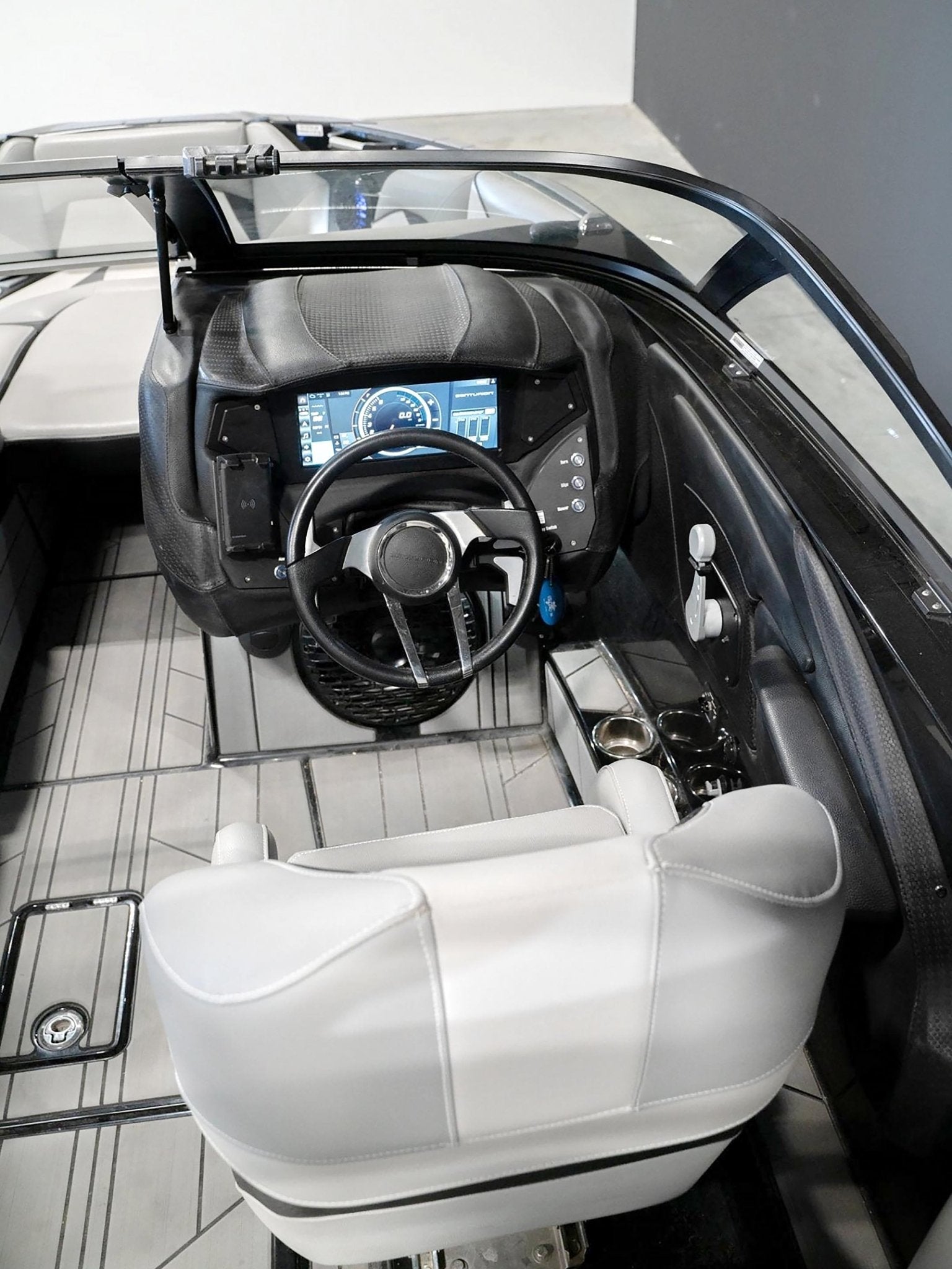 2021 Centurion Vi22 - Gunmetal Flake / Onyx Black - BoardCo Boats
