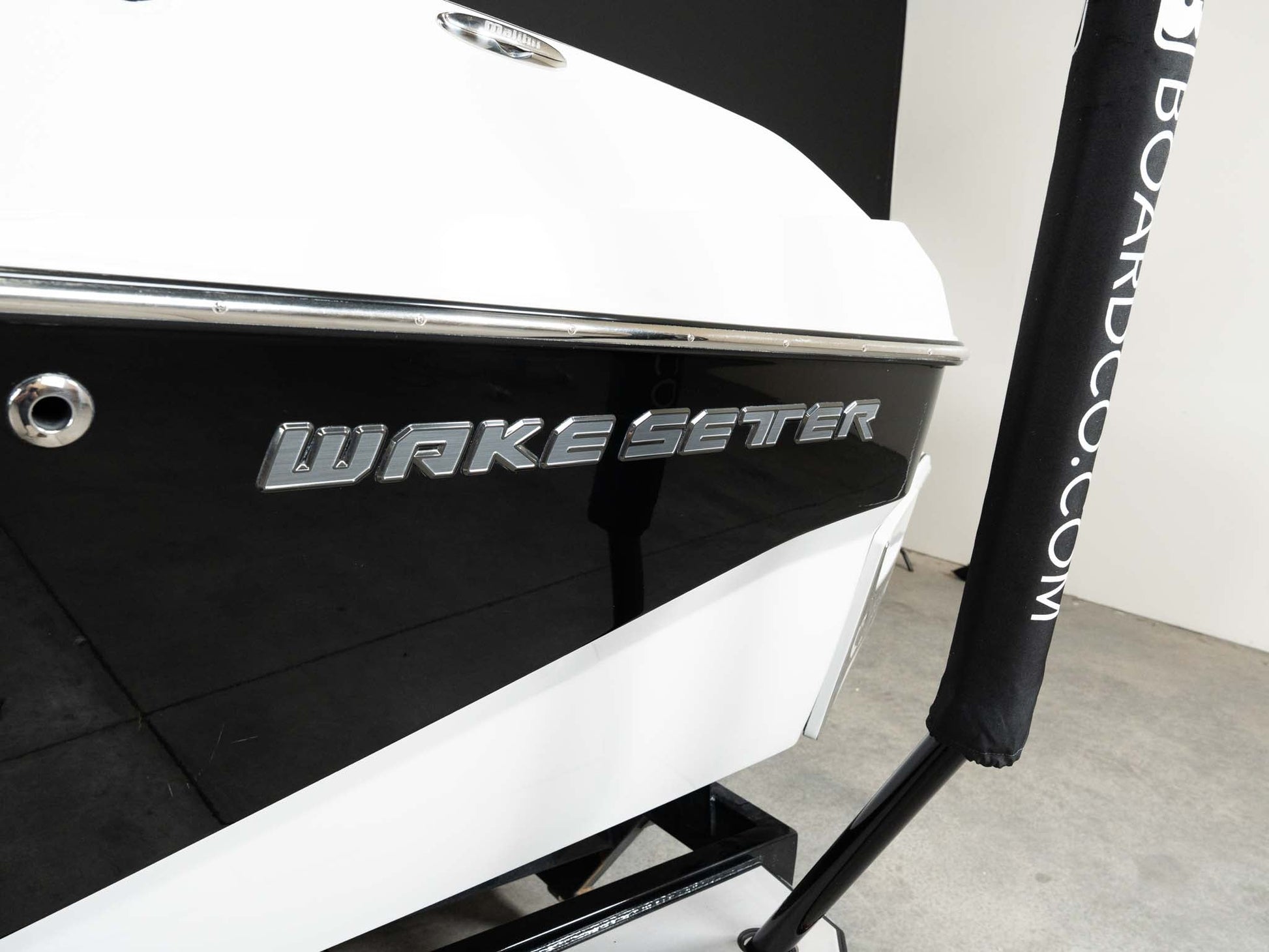2021 Malibu 21 MLX - White / Black - BoardCo Boats