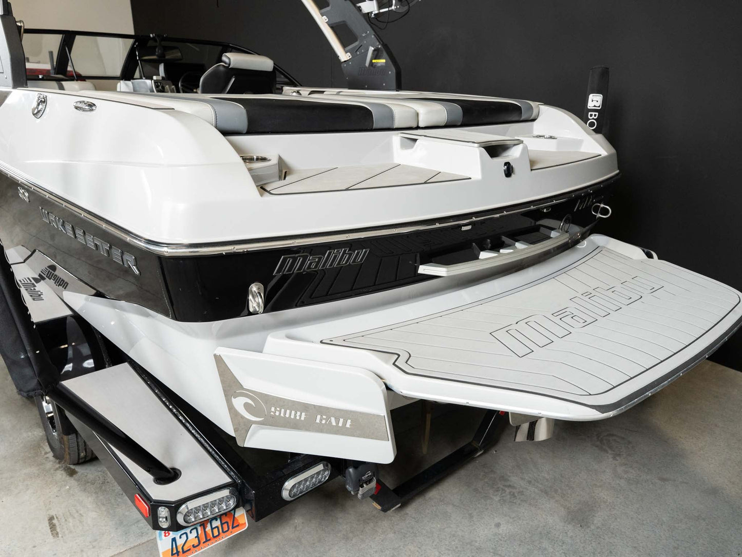 2021 Malibu 21 MLX - White / Black - BoardCo Boats