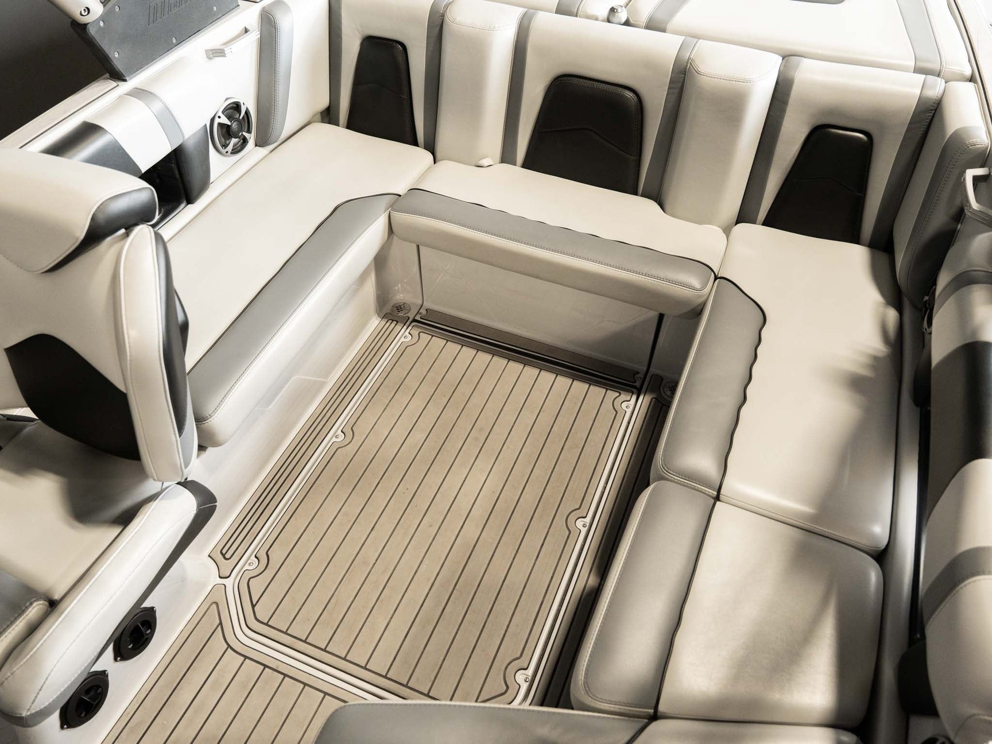 2021 Malibu 21 MLX - White / Black - BoardCo Boats