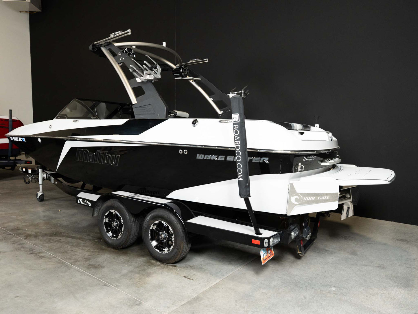 2021 Malibu 21 MLX - White / Black - BoardCo Boats