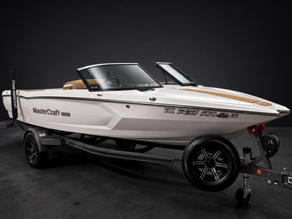 2021 Mastercraft ProStar in All White w/ Tan interior
