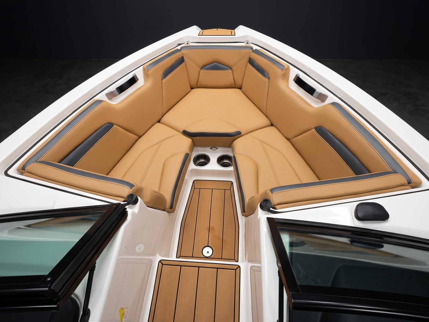 2021 Mastercraft ProStar in All White w/ Tan interior