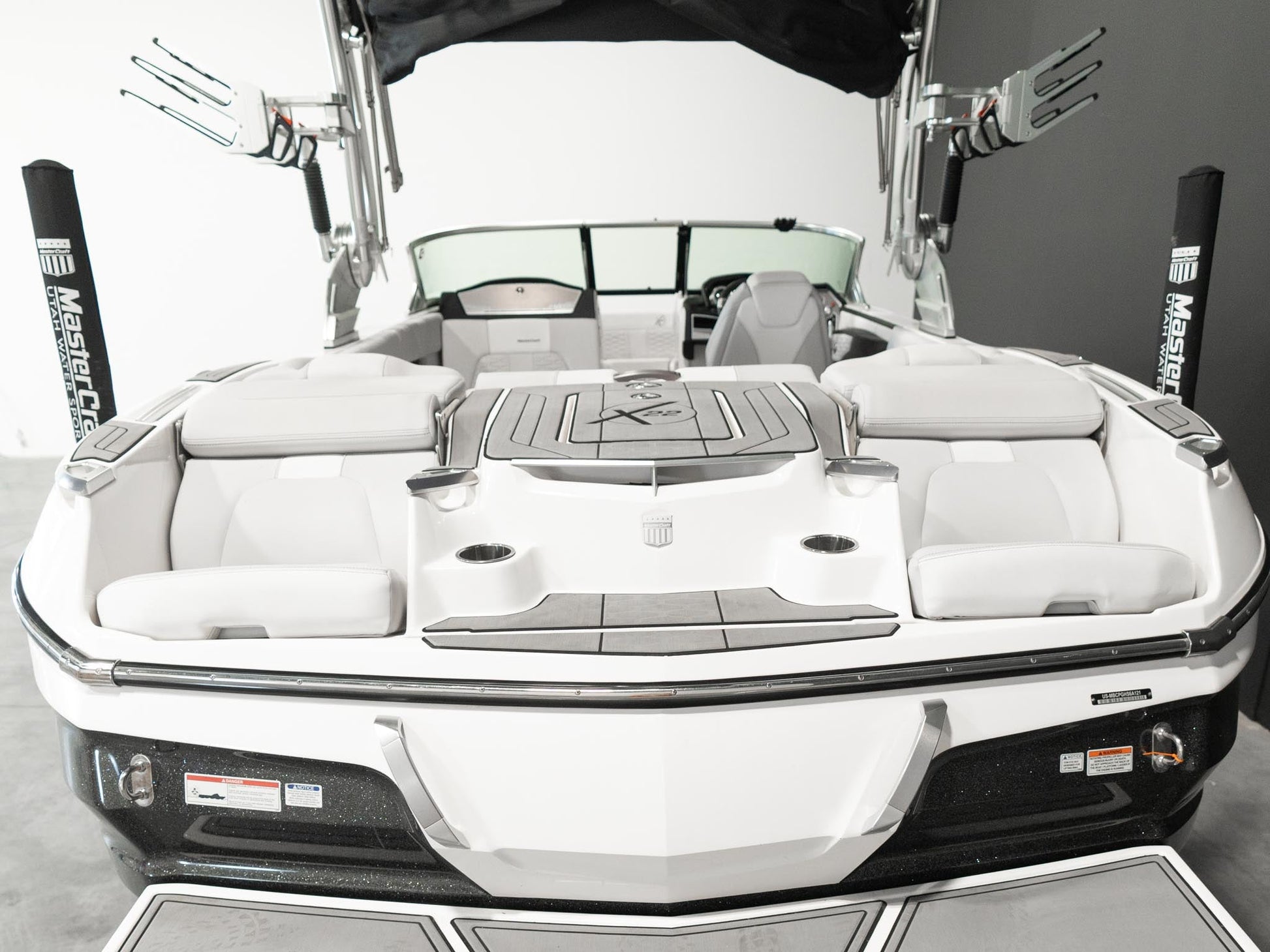 2021 Mastercraft X22 - White / Black Flake - BoardCo Boats