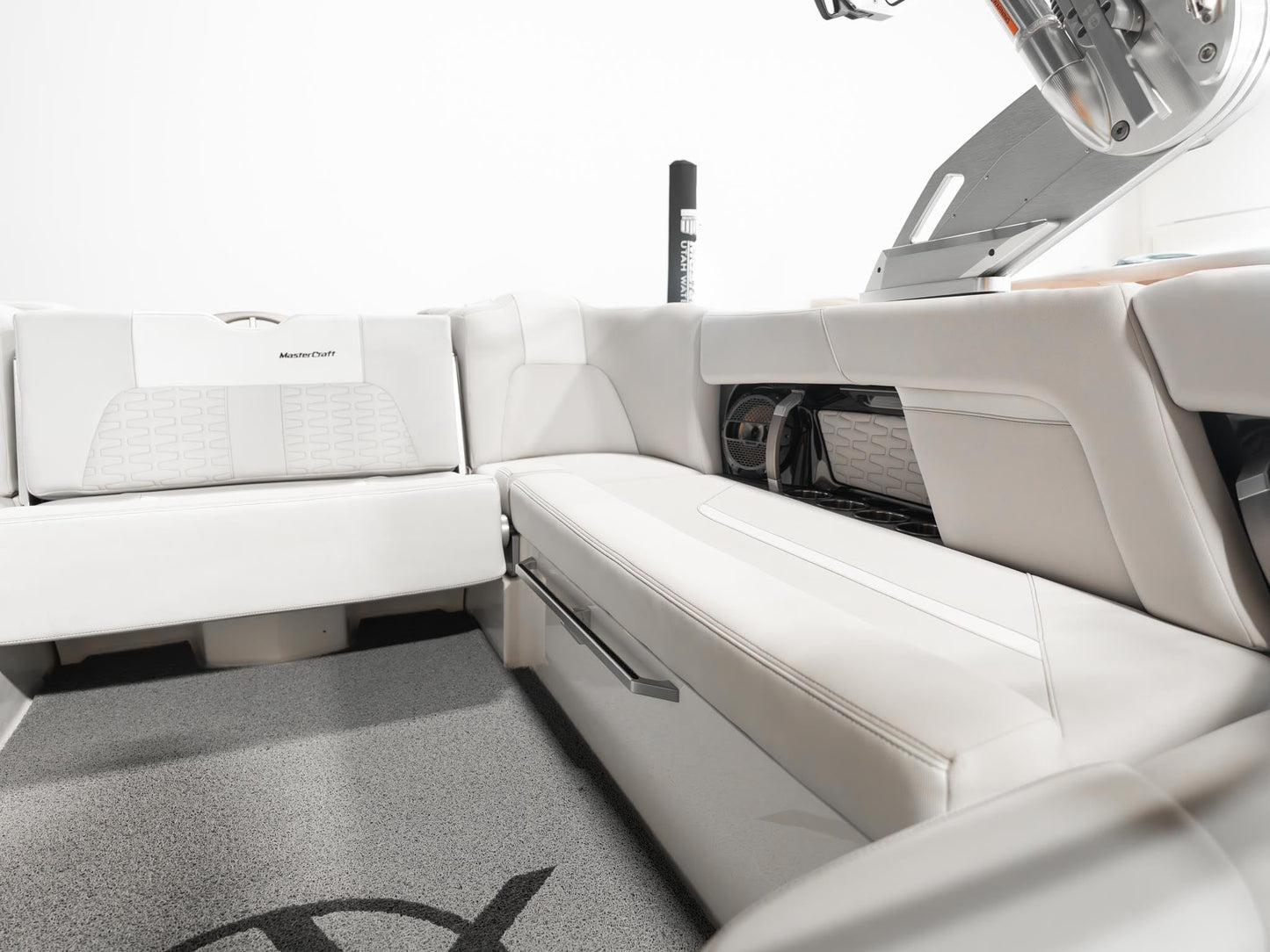 2021 Mastercraft X22 - White / Black Flake - BoardCo Boats