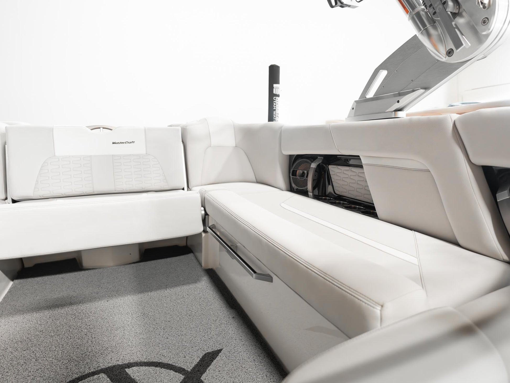 2021 Mastercraft X22 - White / Black Flake - BoardCo Boats