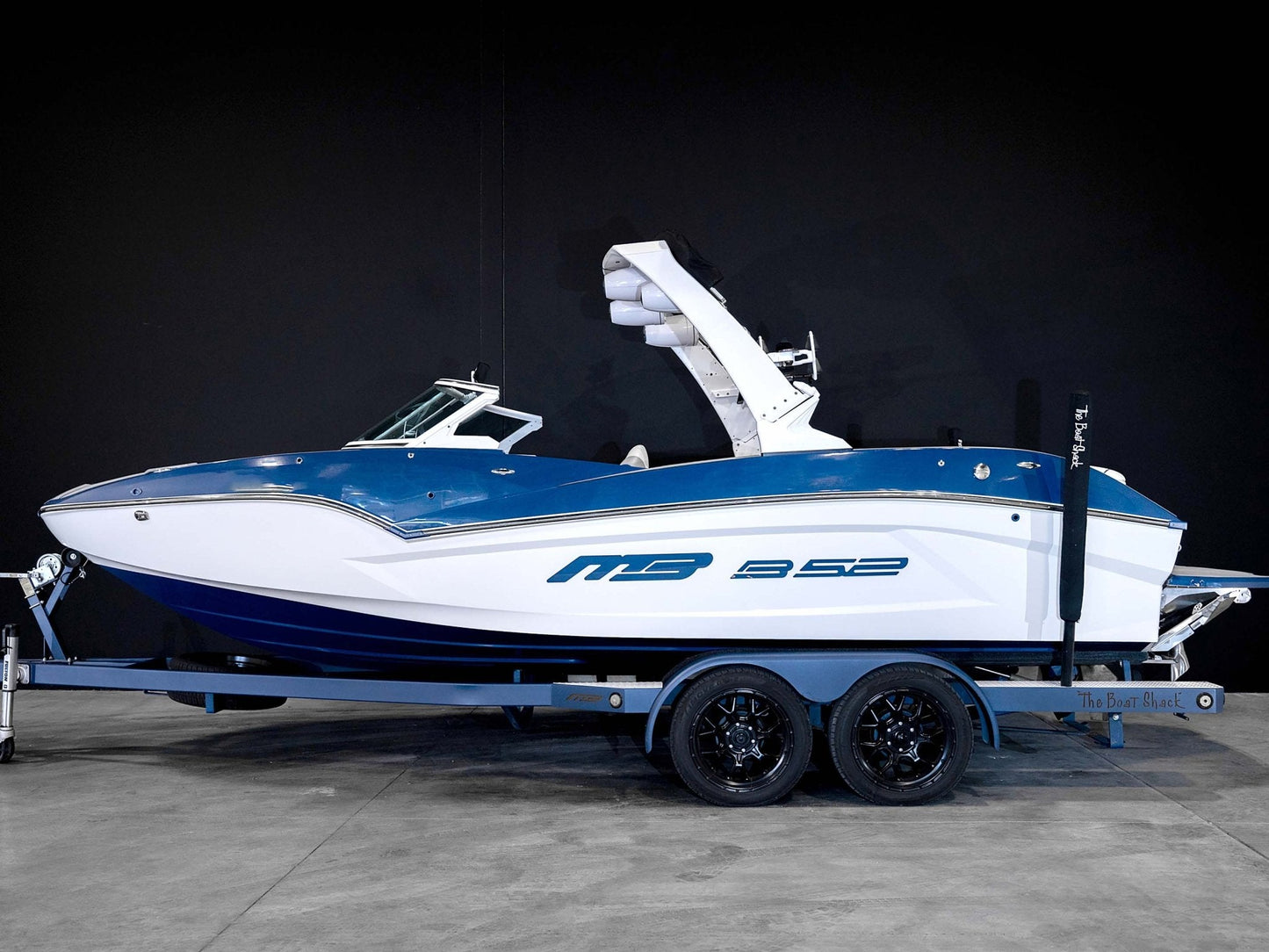 2021 MB B52 23 - BoardCo Boats